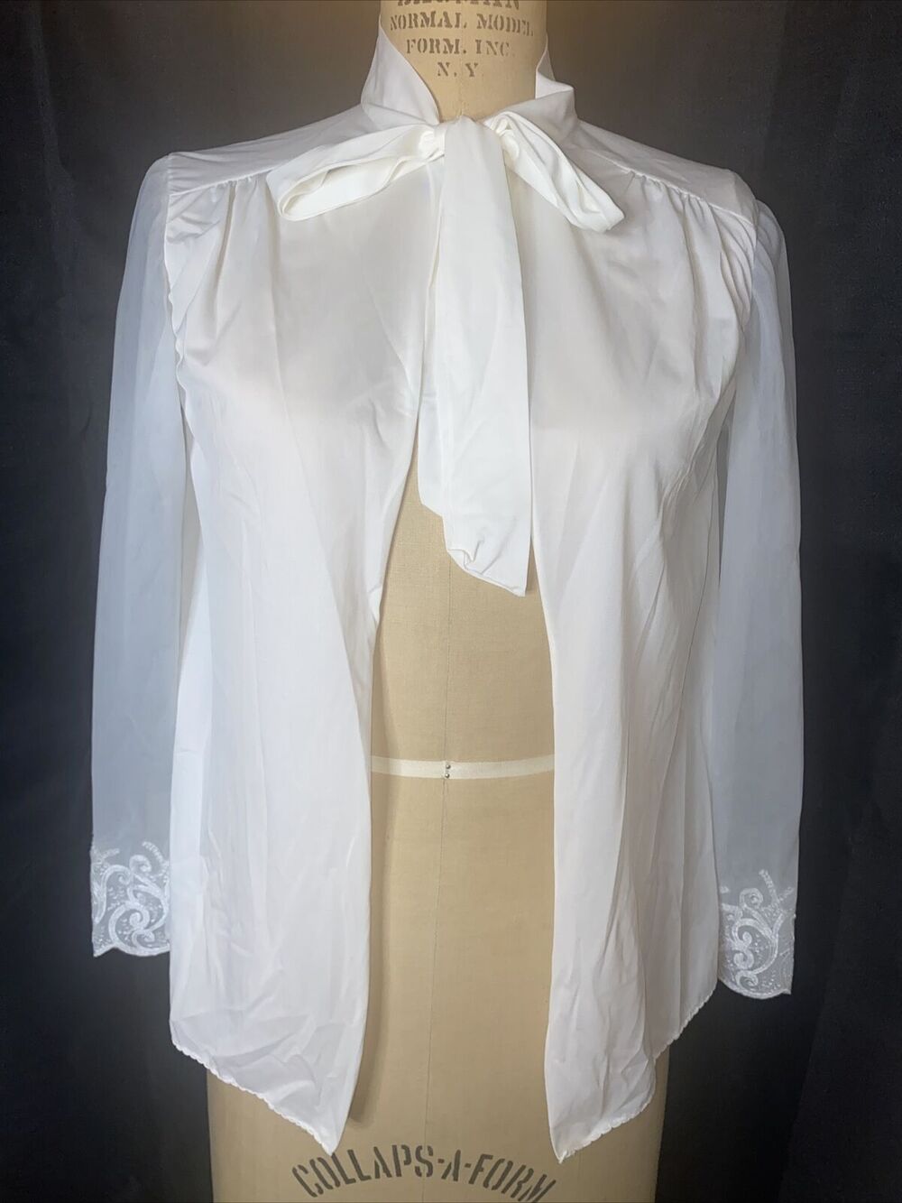 Vintage Lingerie White Bed Coat Or Short Robe 100% Nylon Embellished Sleeves